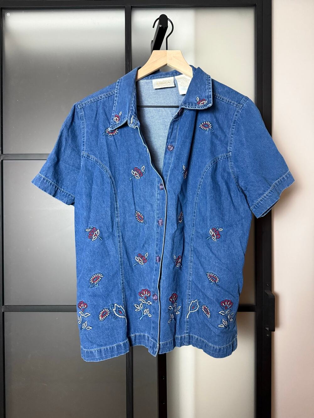 Vintage 90s Erika Collection Embroidered Denim Button Down Size Large